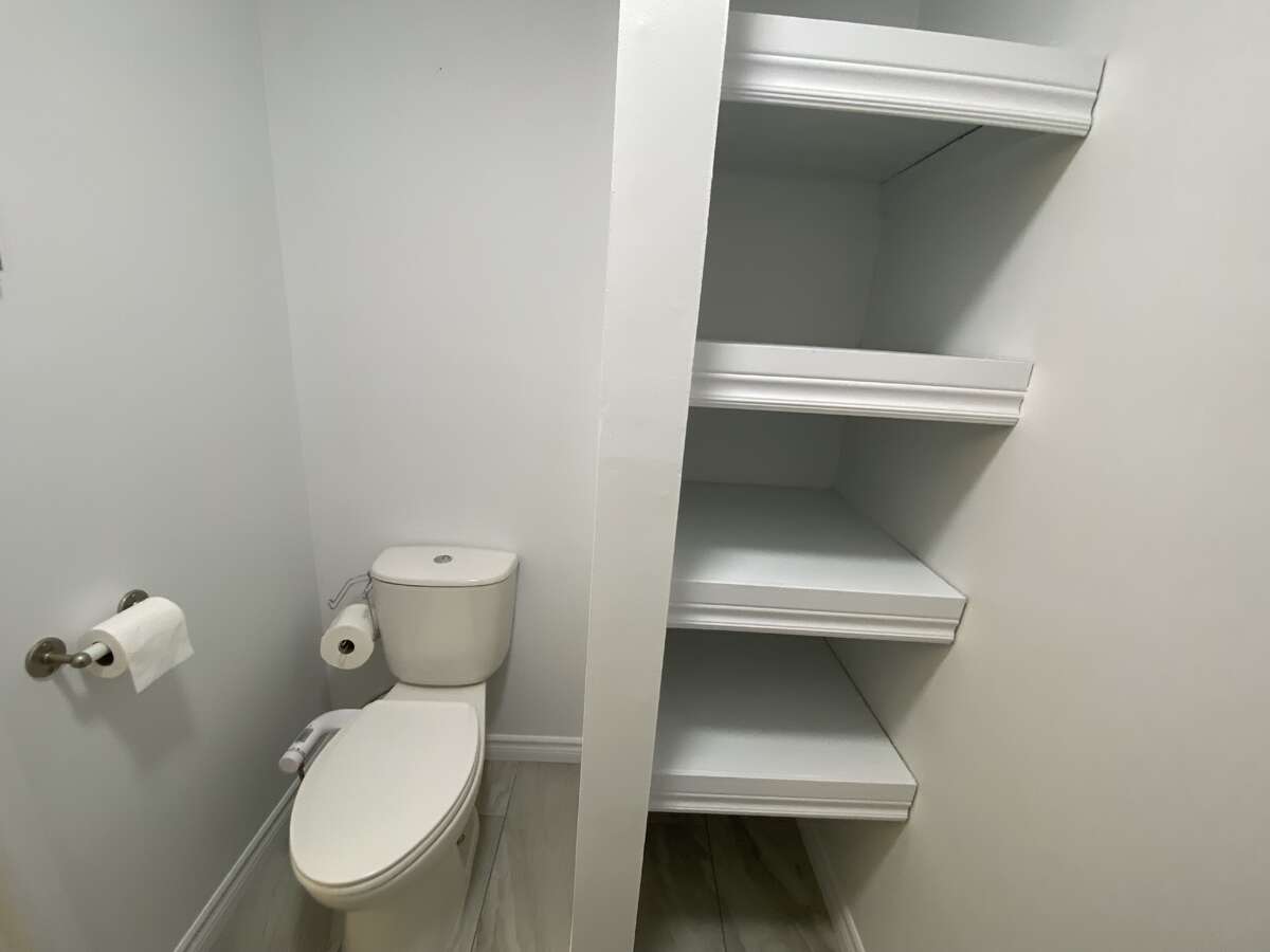 Move-in Ready, Well Kept Home, Close to Everything