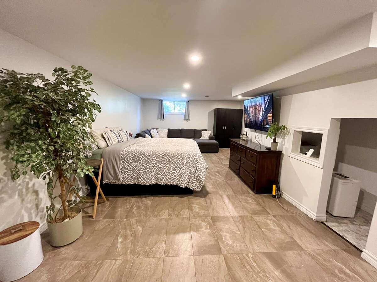 Move-in Ready, Well Kept Home, Close to Everything