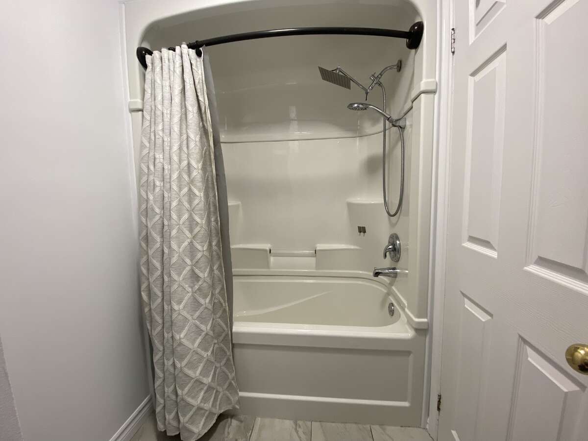 Move-in Ready, Well Kept Home, Close to Everything