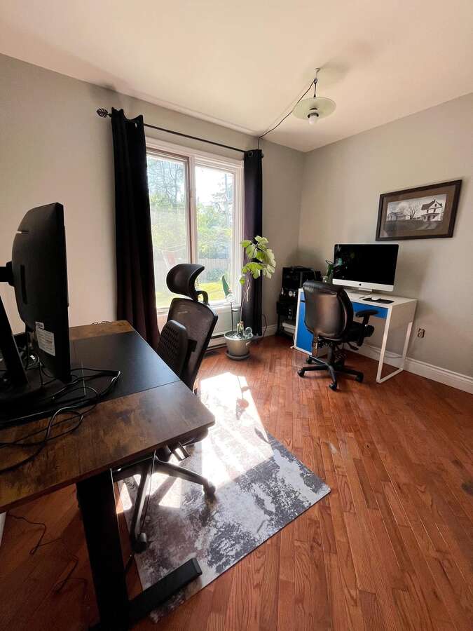 Move-in Ready, Well Kept Home, Close to Everything