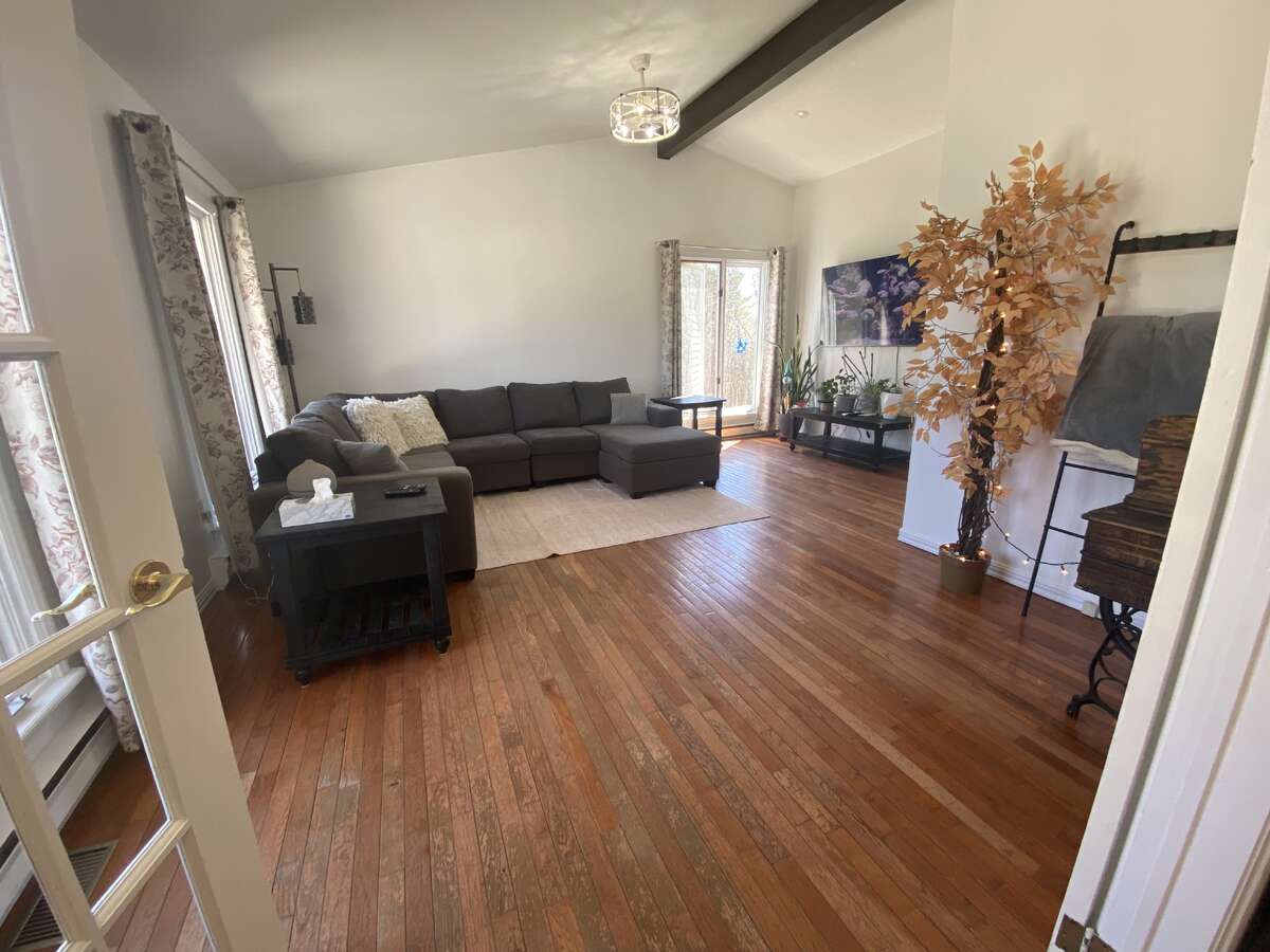Move-in Ready, Well Kept Home, Close to Everything