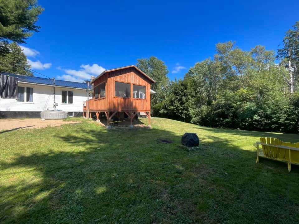 Move-in Ready, Well Kept Home, Close to Everything