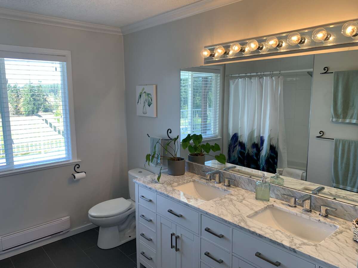 Main four piece bathroom