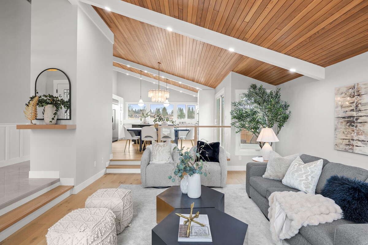 Forever Home in Oakridge Community