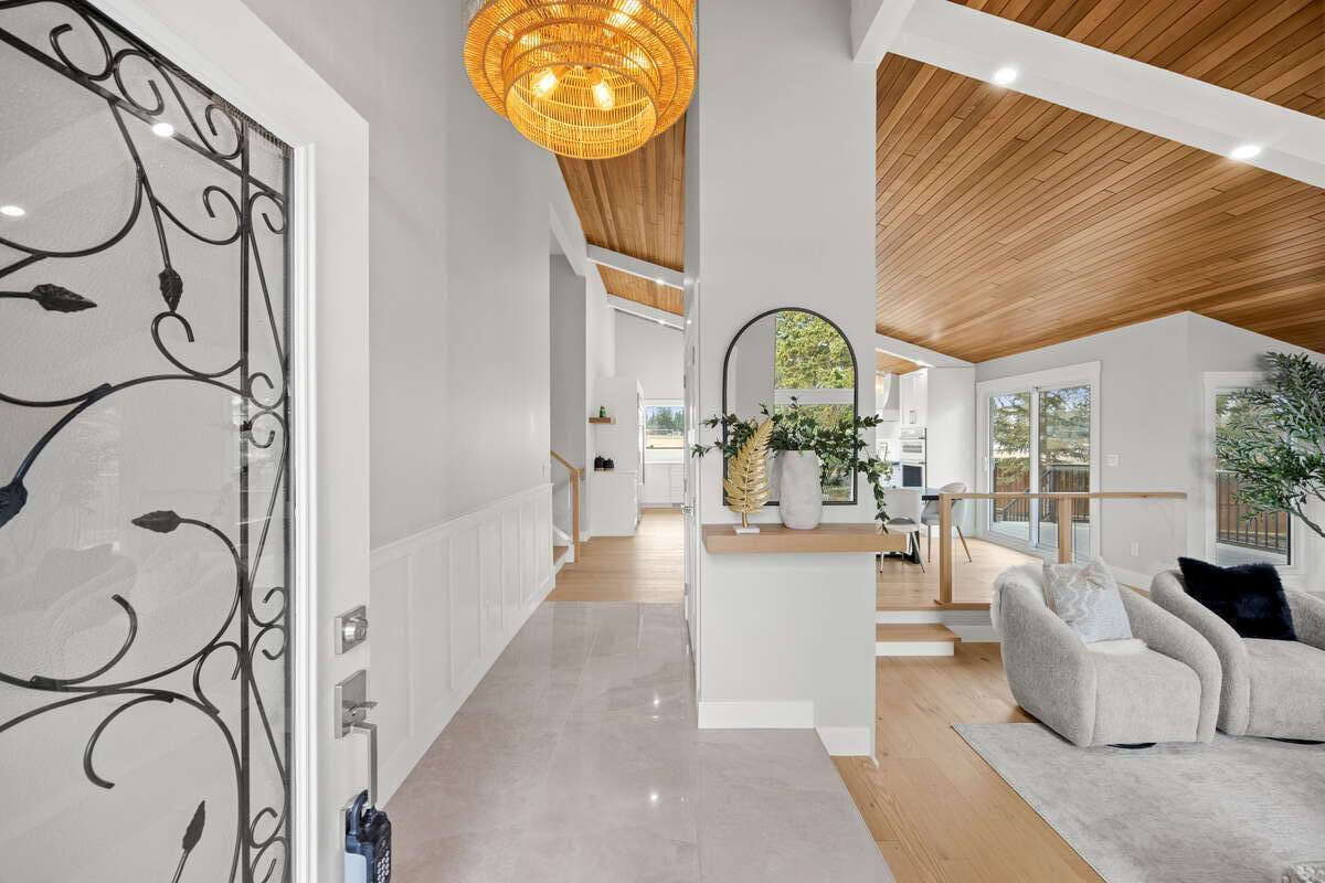 Forever Home in Oakridge Community