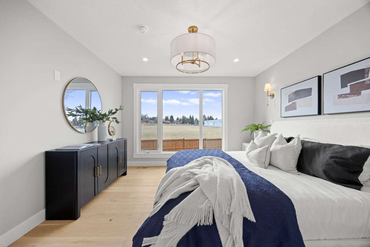 Forever Home in Oakridge Community