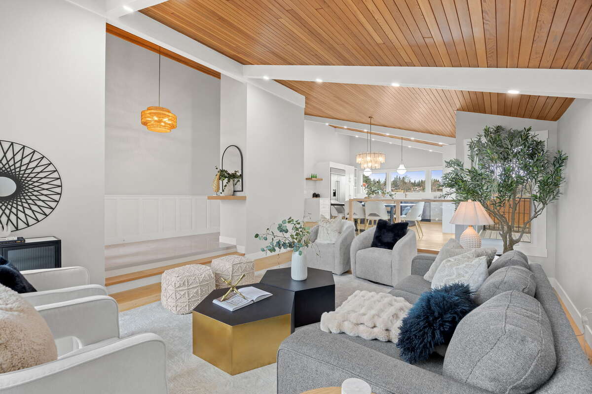 Forever Home in Oakridge Community