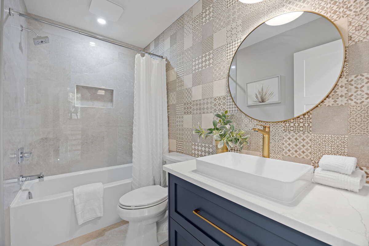 Forever Home in Oakridge Community