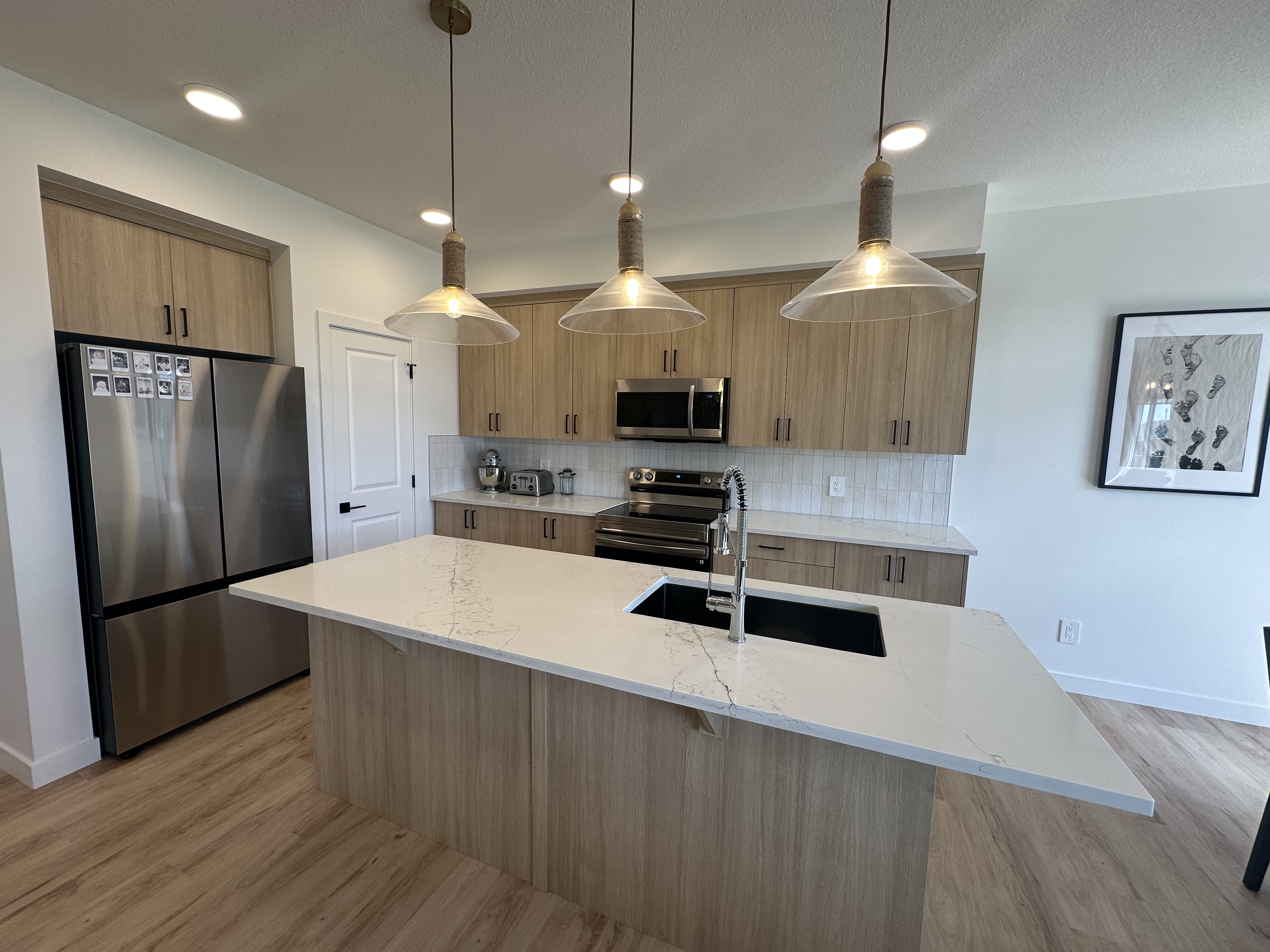 Bright/ spacious 3 bedroom home in St. Albert 