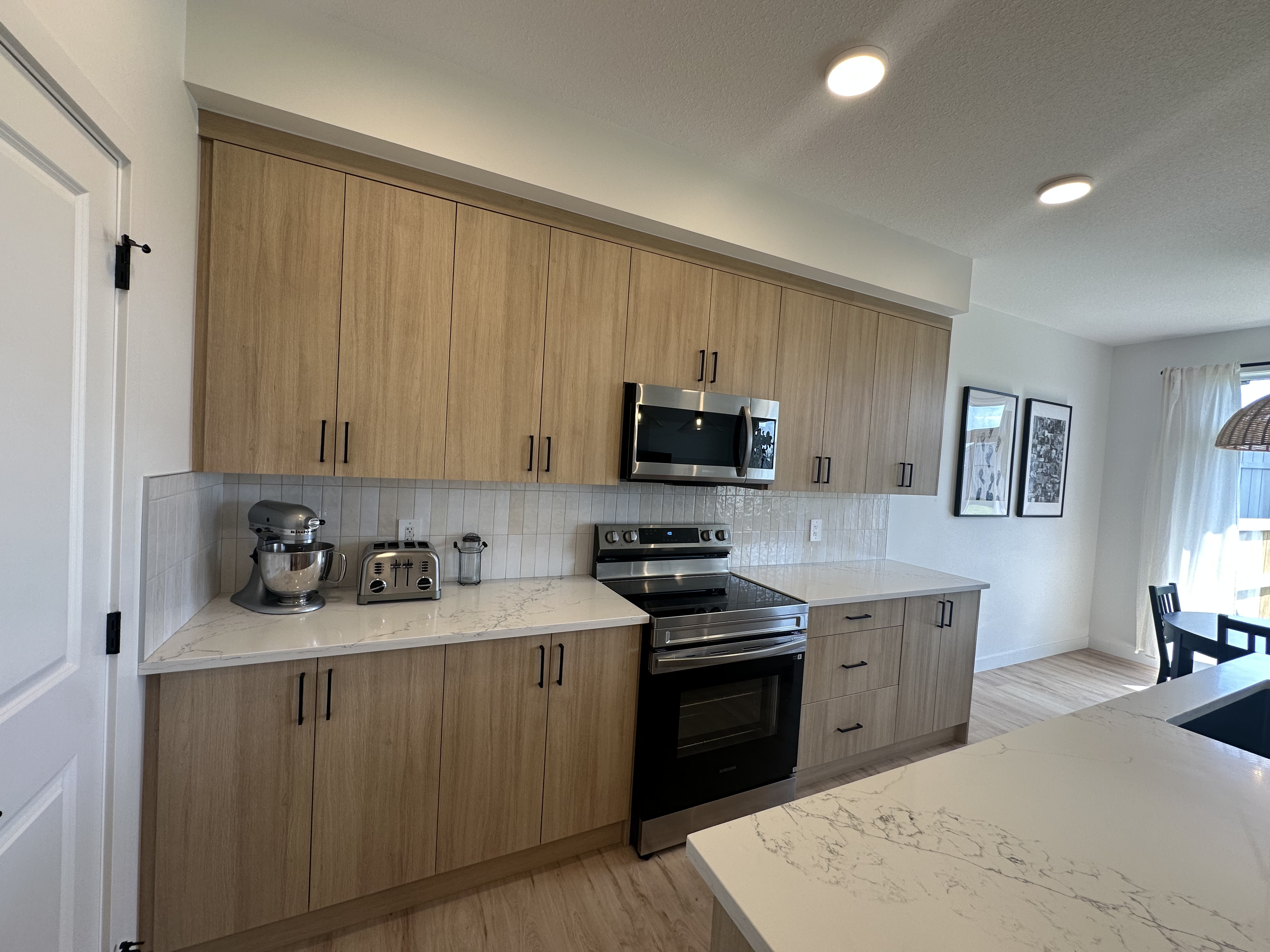 Bright/ spacious 3 bedroom home in St. Albert 