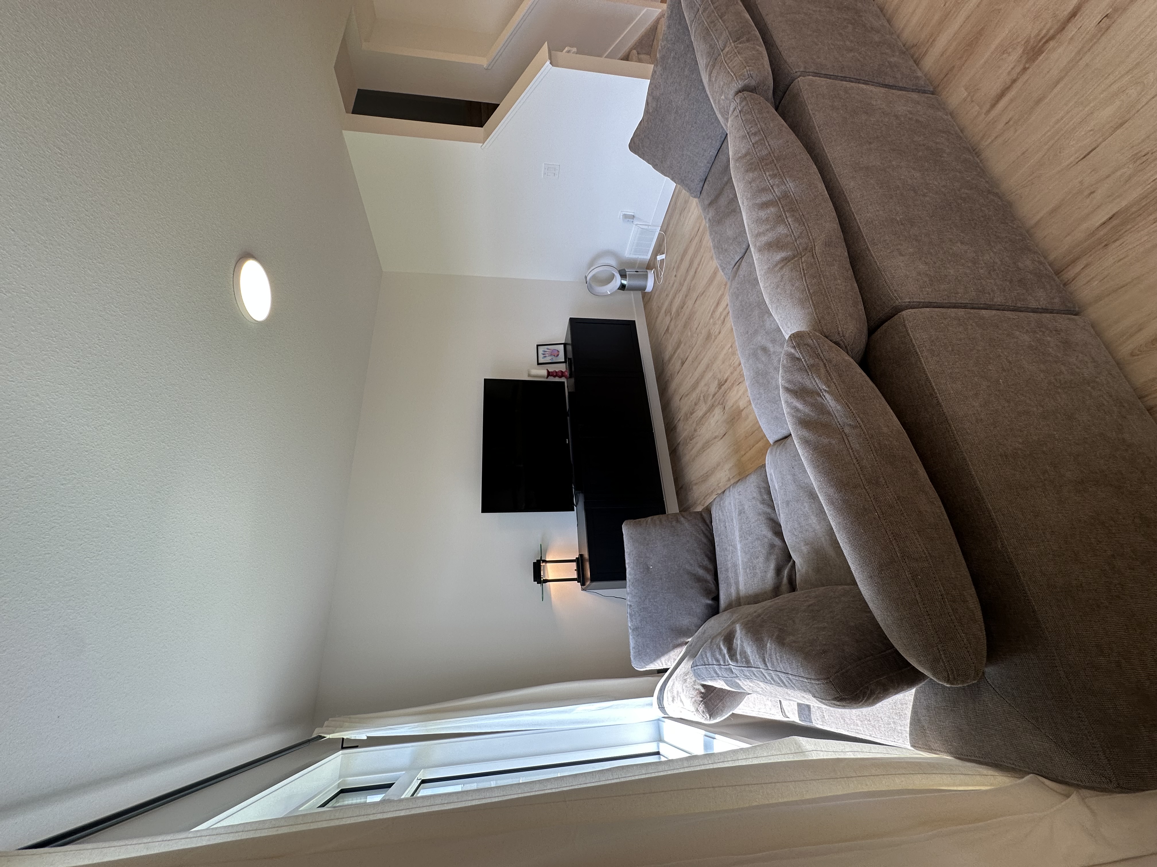 Bright/ spacious 3 bedroom home in St. Albert 