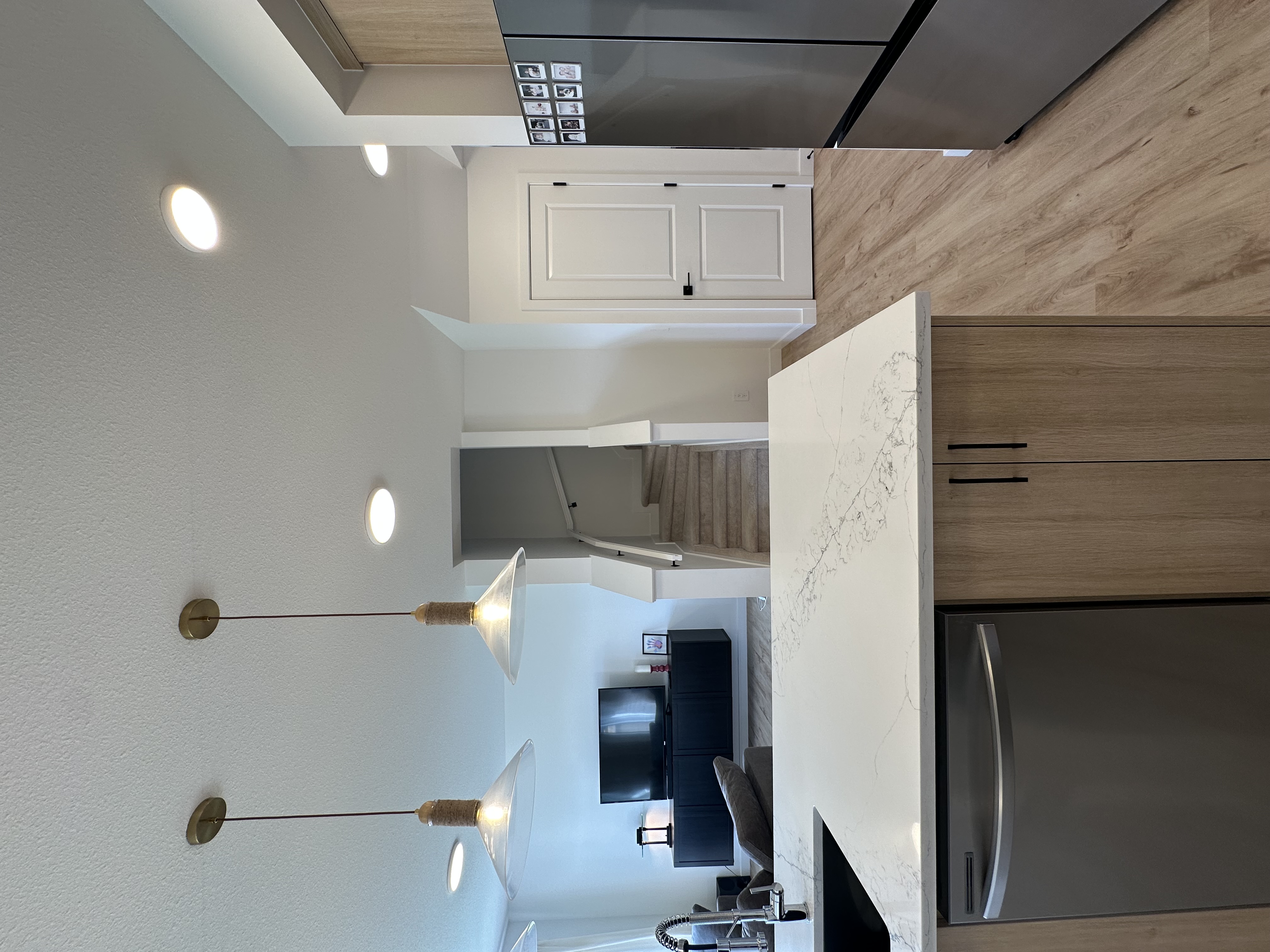 Bright/ spacious 3 bedroom home in St. Albert 