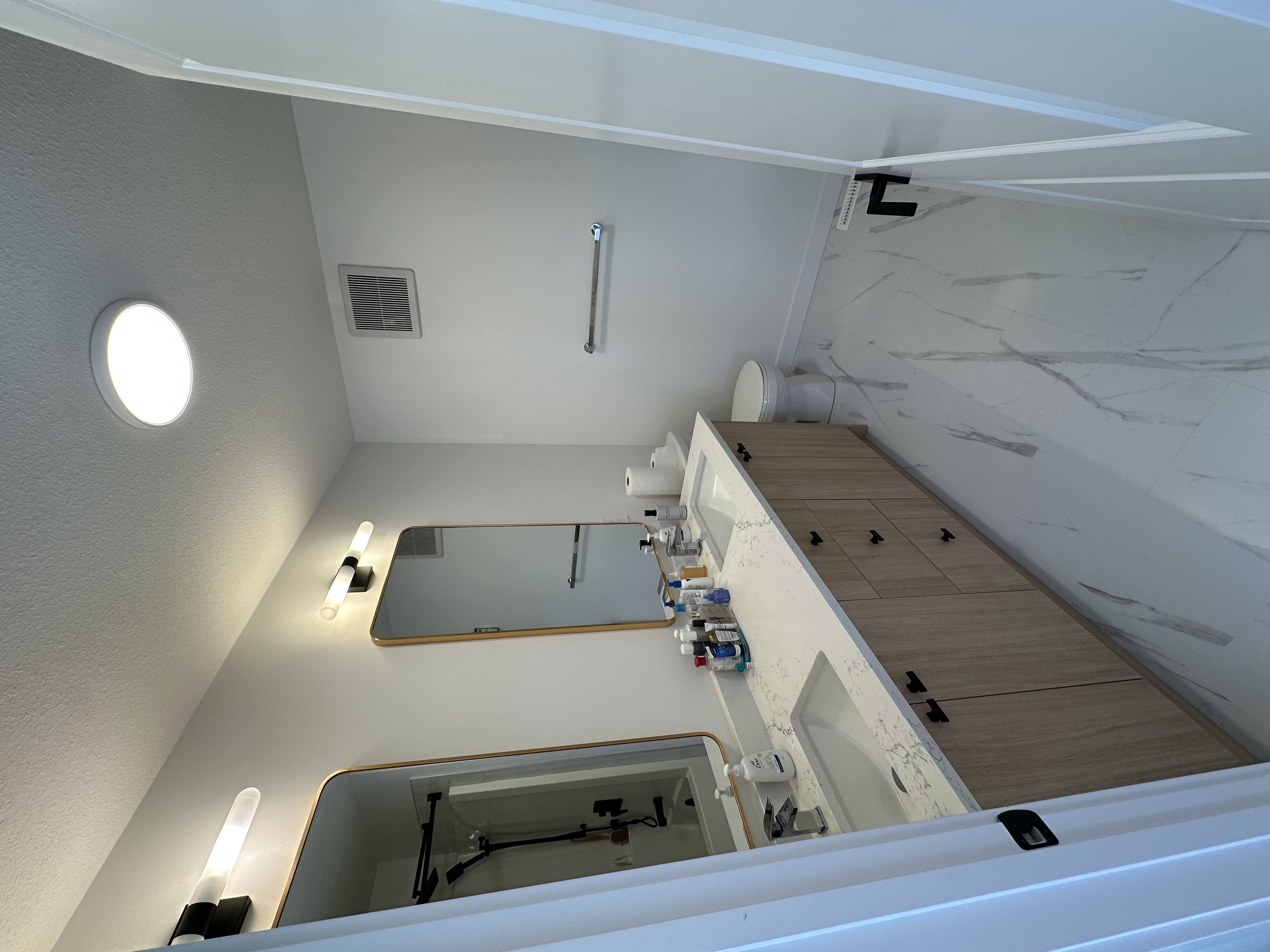 Bright/ spacious 3 bedroom home in St. Albert 