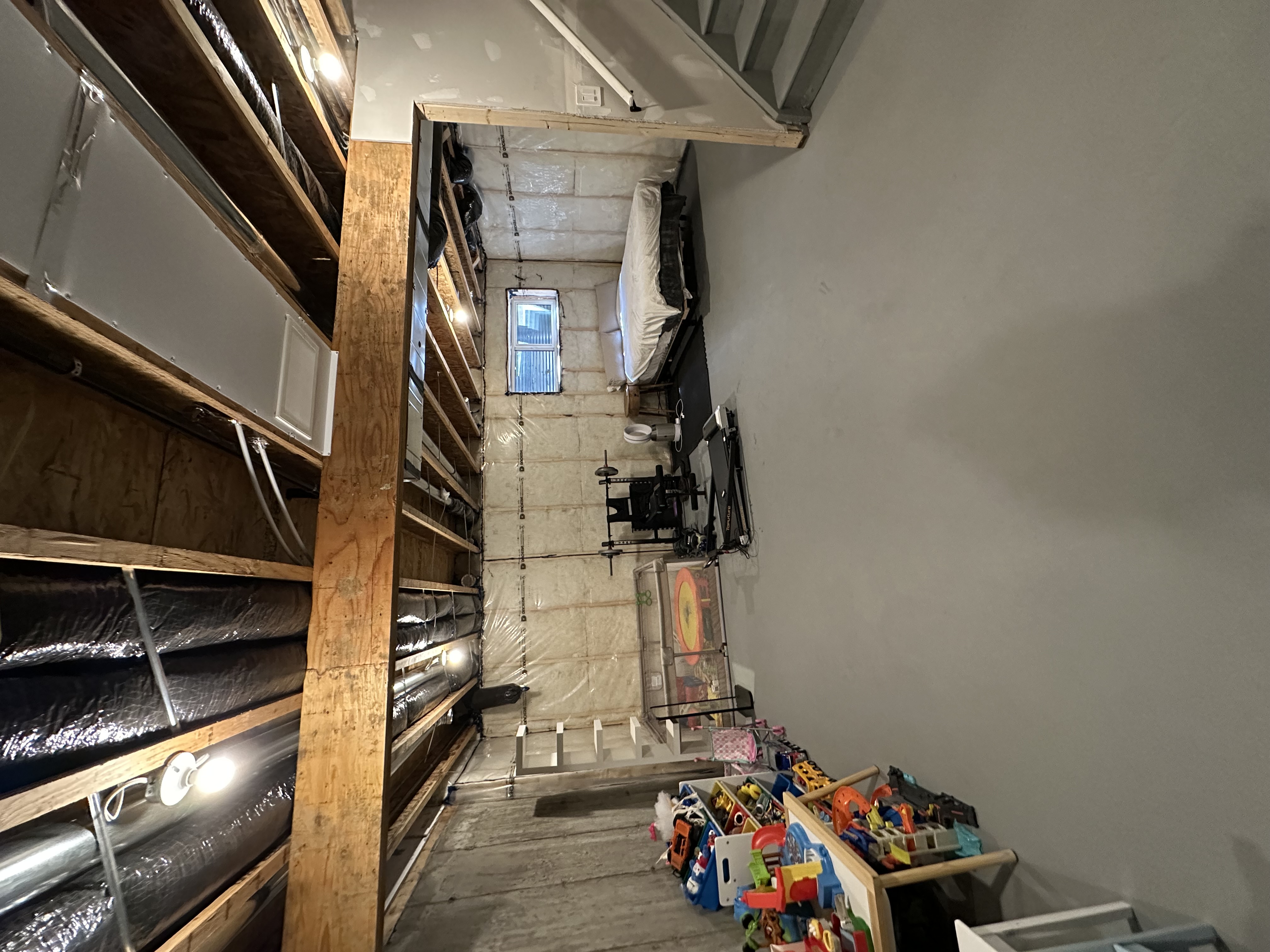 Bright/ spacious 3 bedroom home in St. Albert 