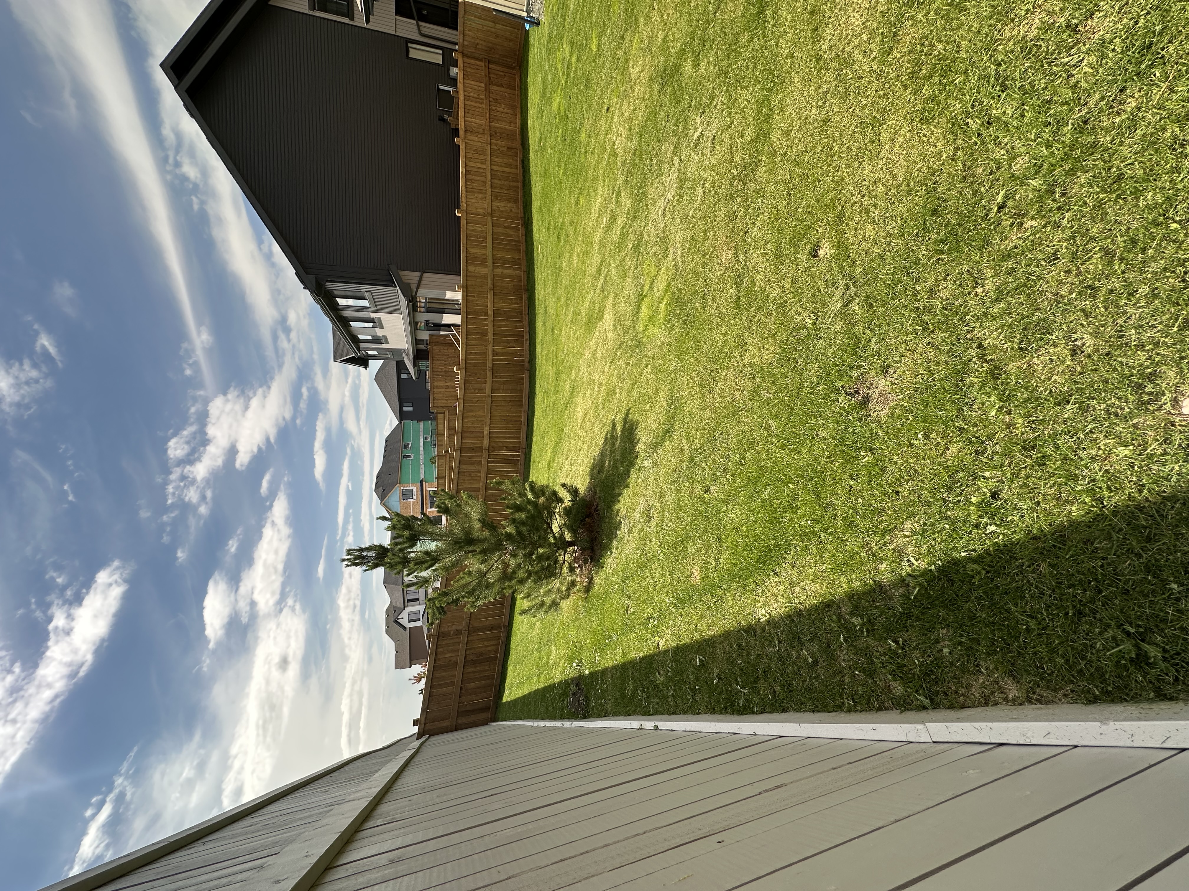 Bright/ spacious 3 bedroom home in St. Albert 