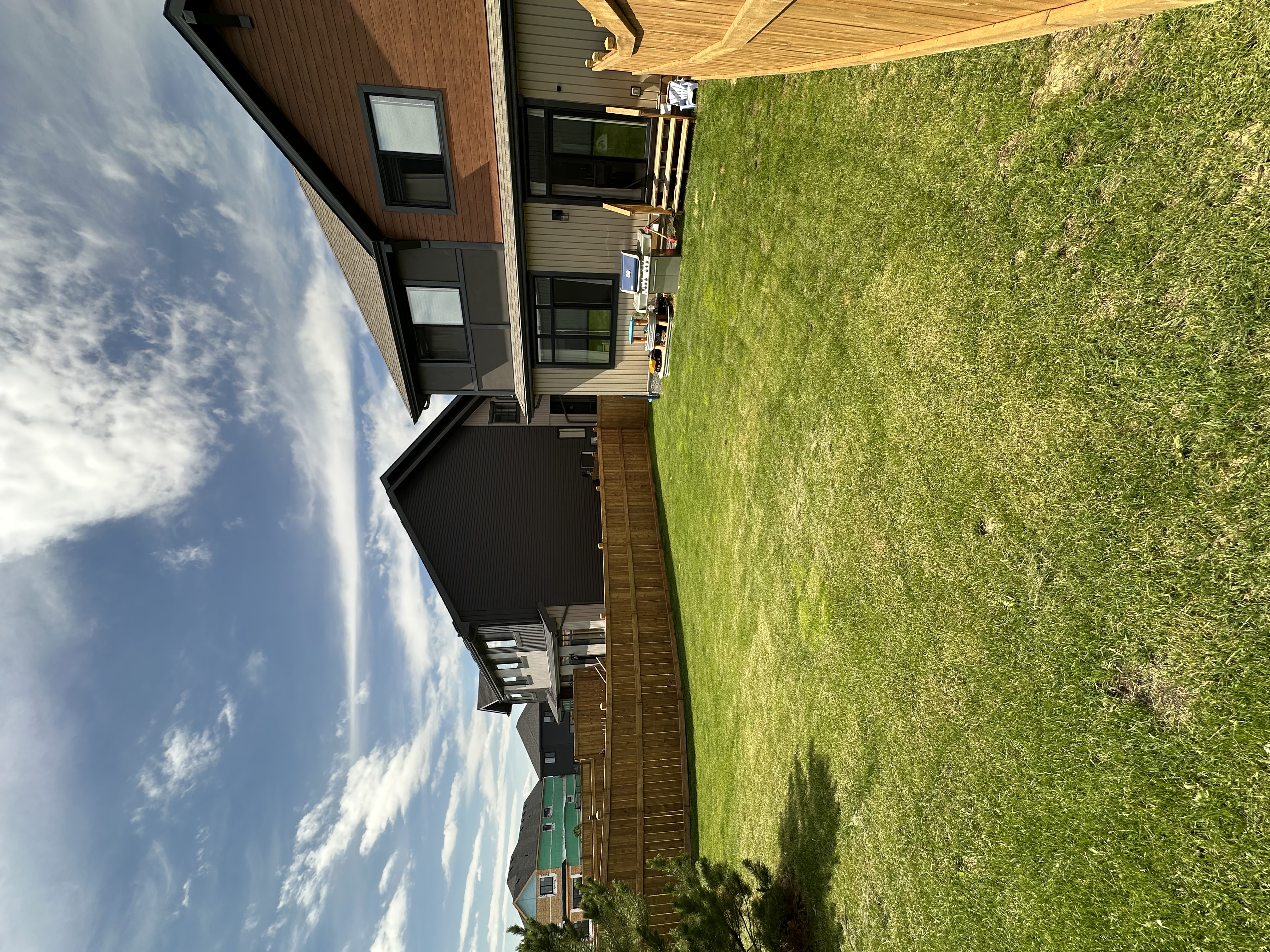 Bright/ spacious 3 bedroom home in St. Albert 