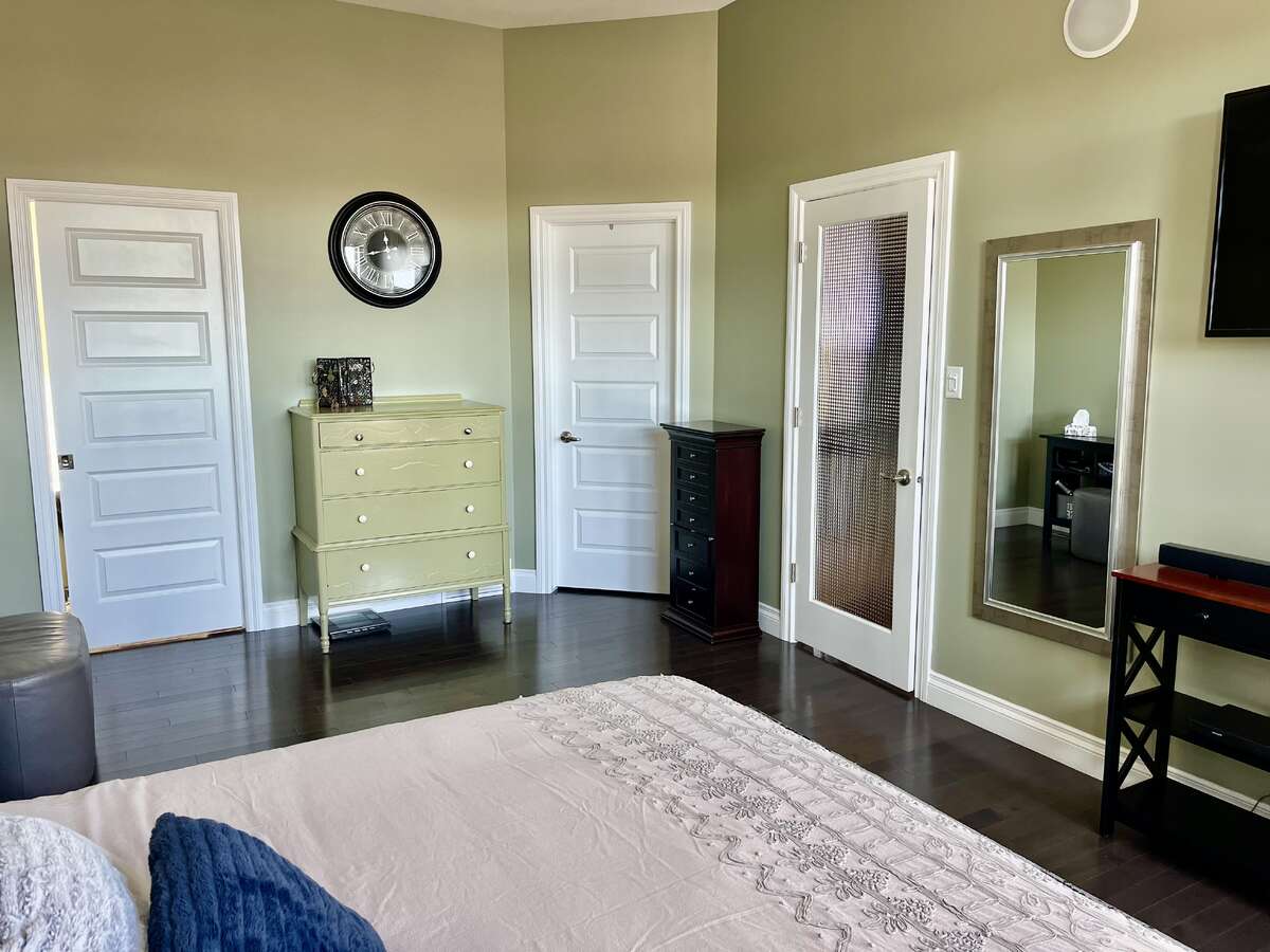 Primary suite