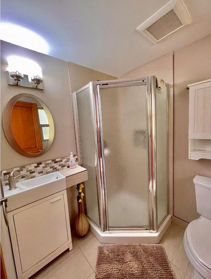 2nd floor 3 piece bathroom