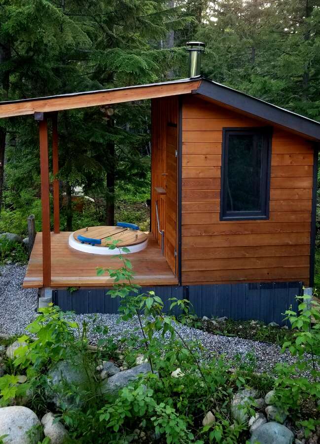 Sauna and Japanese Tub