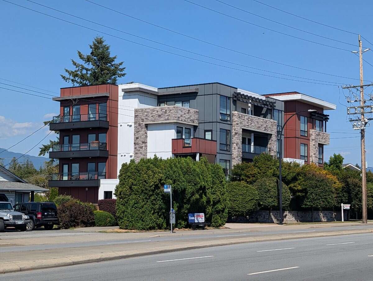 Bright one bed condo in West Maple Ridge