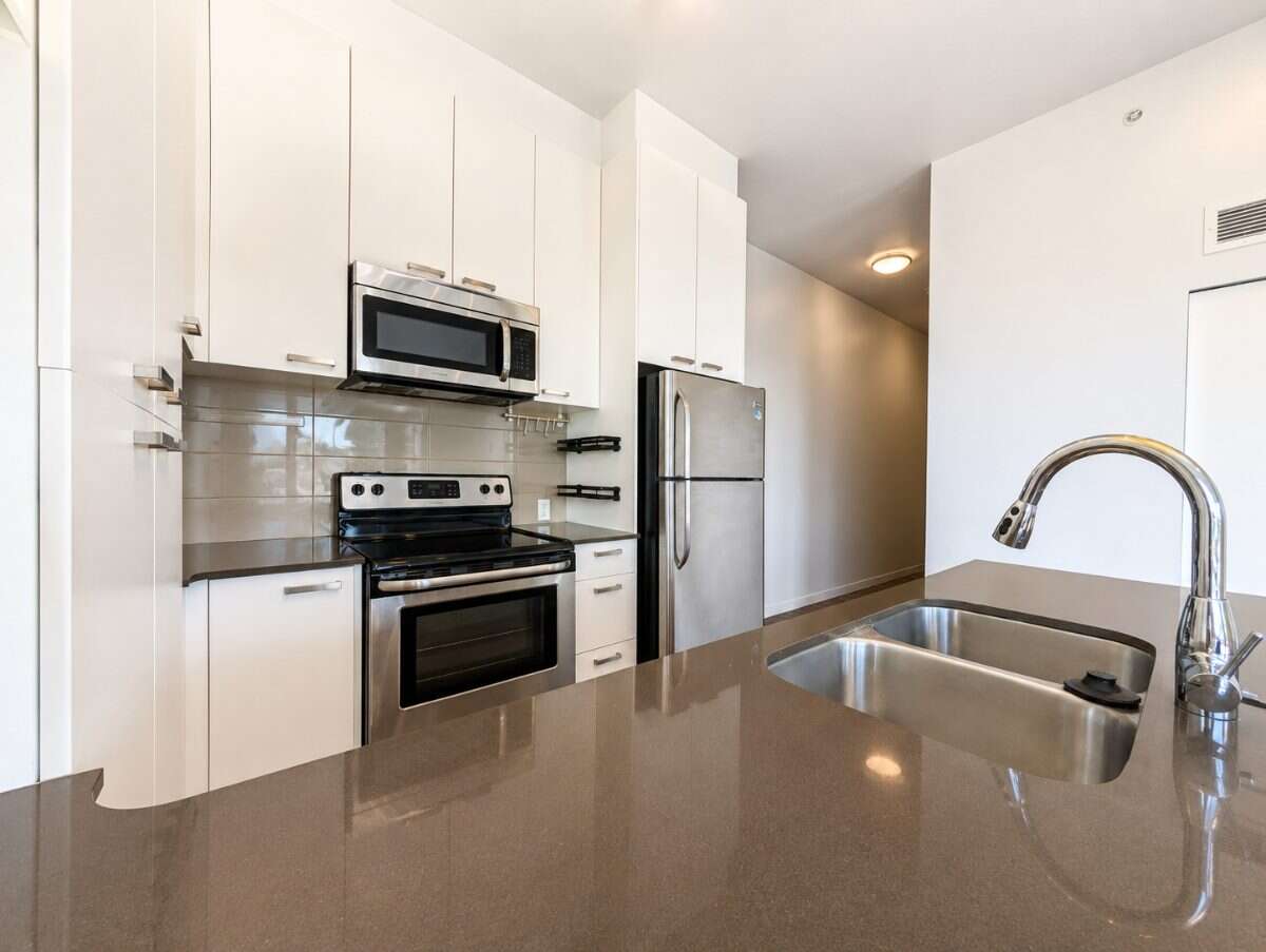 Bright one bed condo in West Maple Ridge