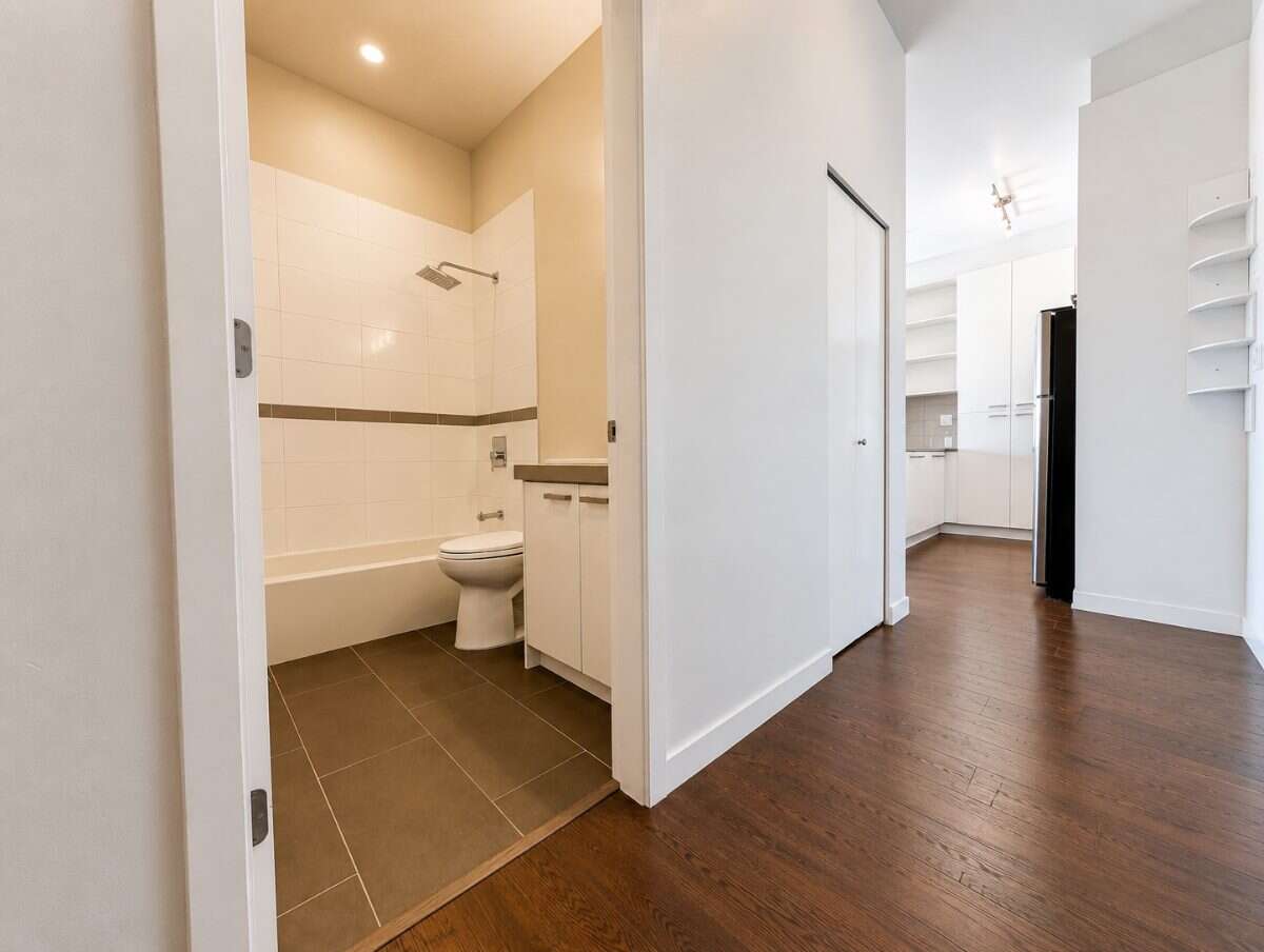 Bright one bed condo in West Maple Ridge