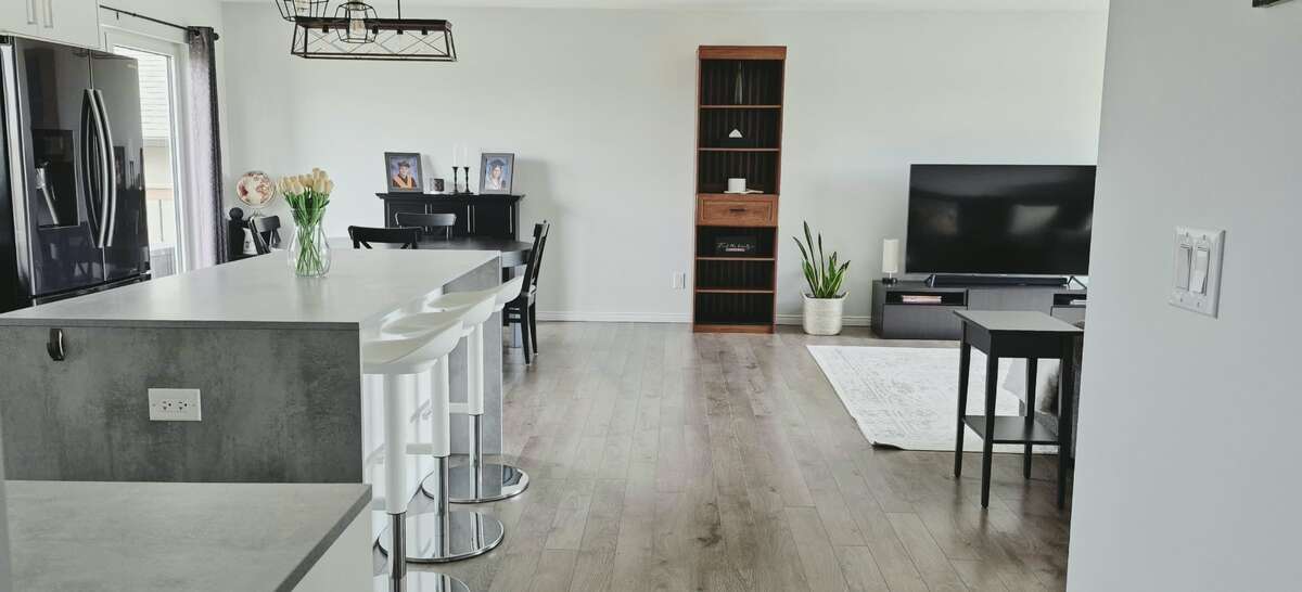 Beautiful 5 bedroom home with exceptional features