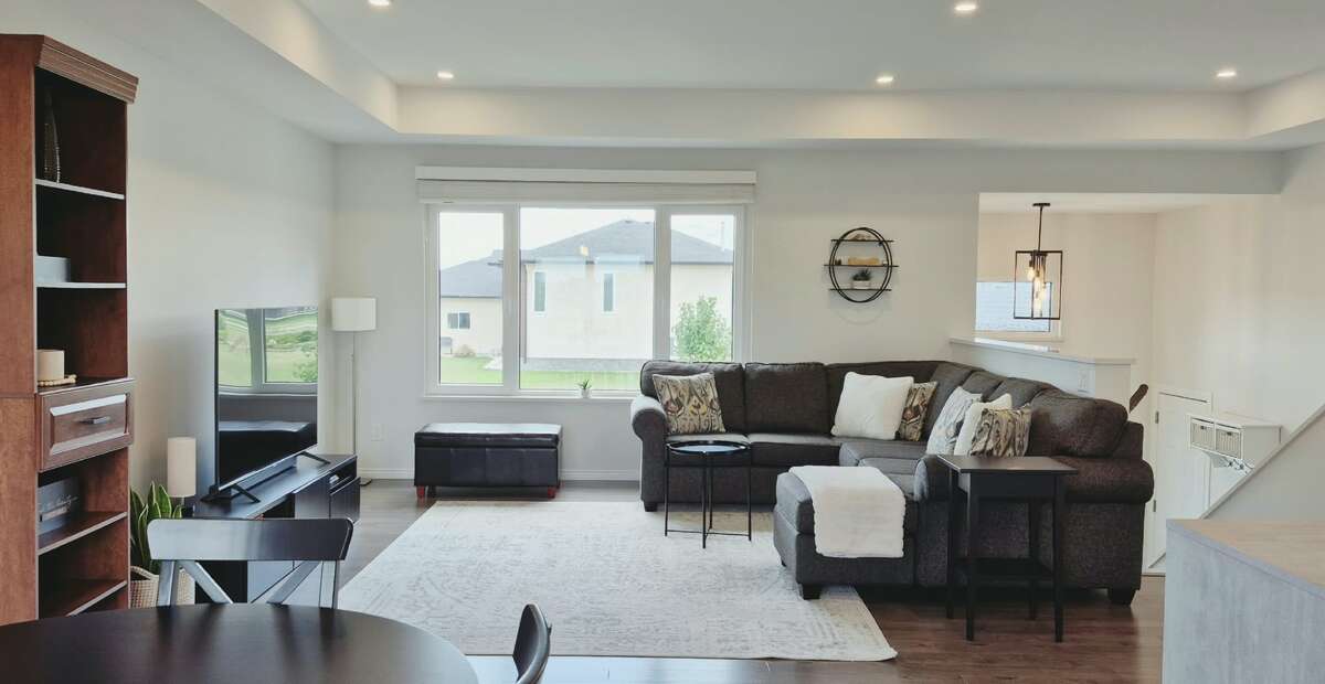 Beautiful 5 bedroom home with exceptional features
