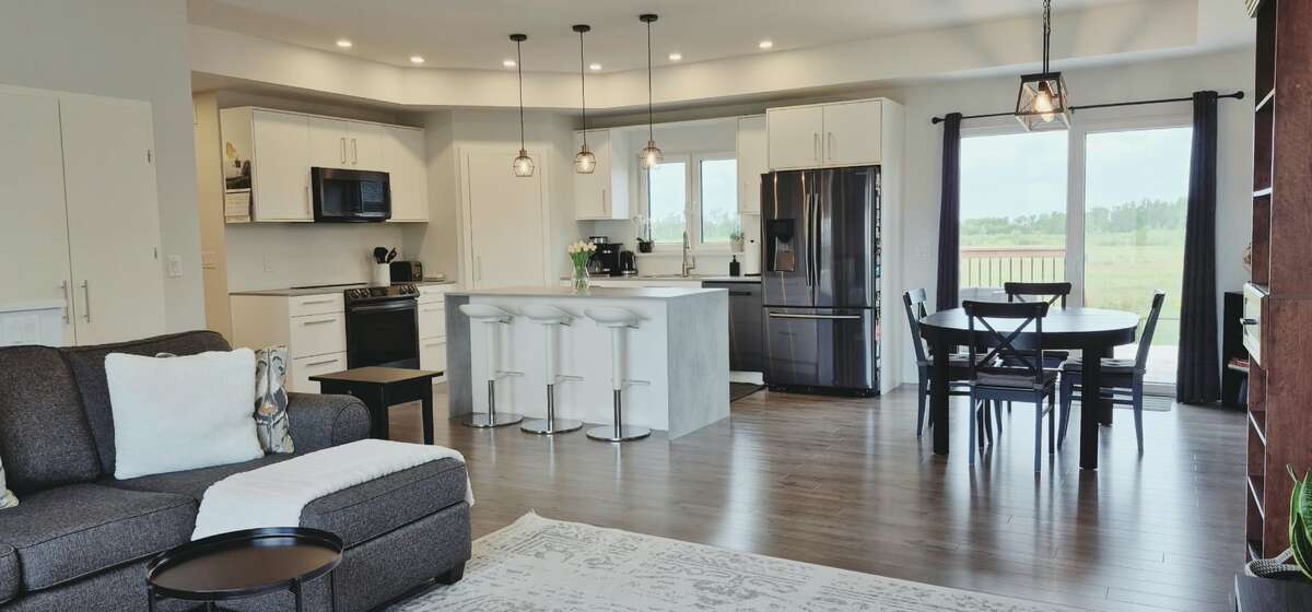 Beautiful 5 bedroom home with exceptional features