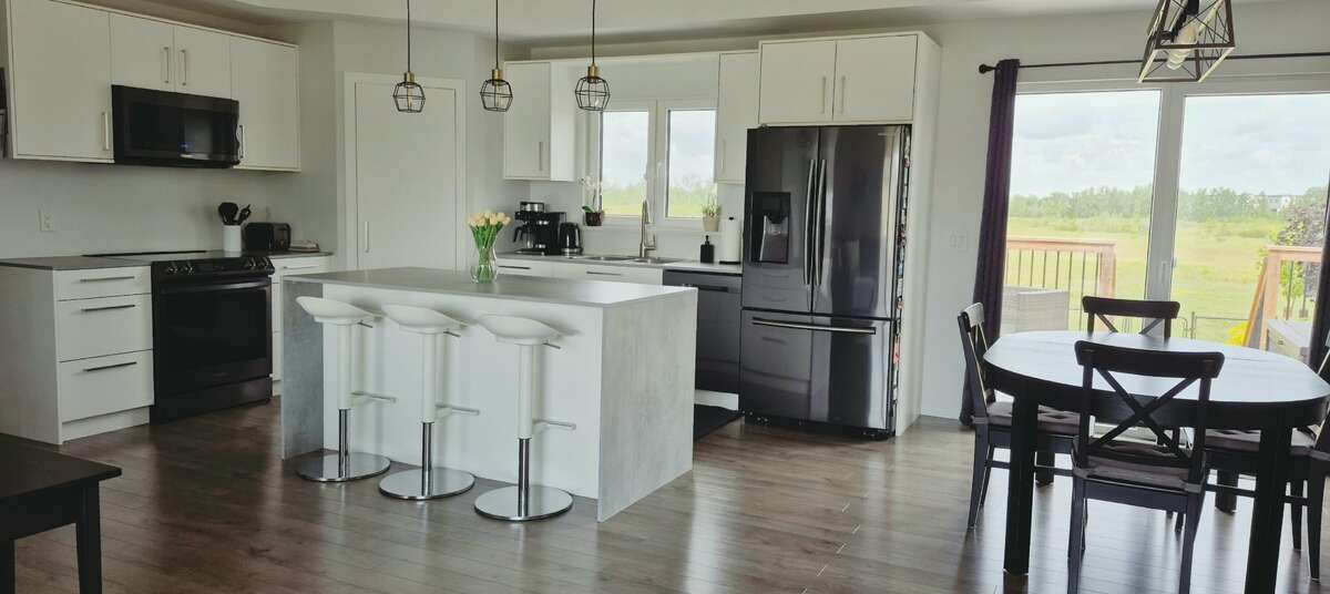 Beautiful 5 bedroom home with exceptional features