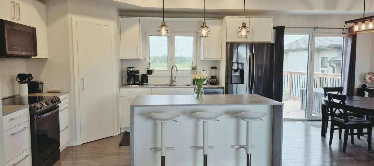 Beautiful 5 bedroom home with exceptional features