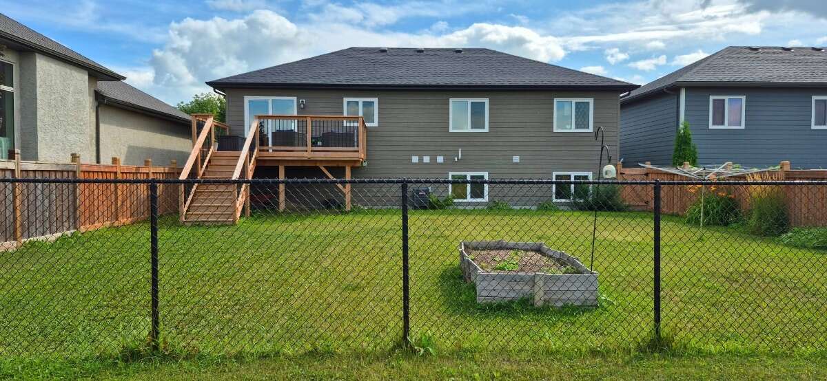 Beautiful 5 bedroom home with exceptional features