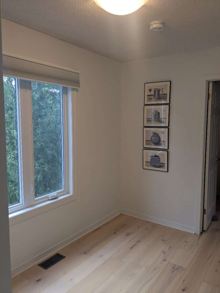 Sunny condo townhouse in Britannia enclave