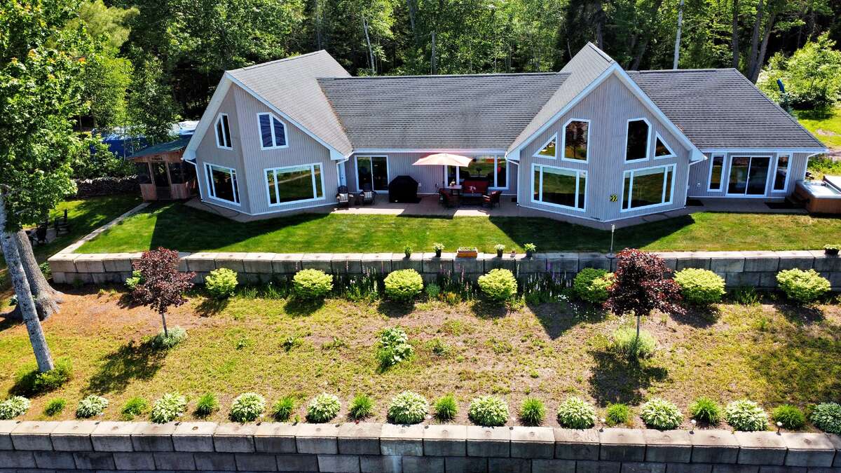 Waterfront Grand Lake Year Round Home - Flood Free