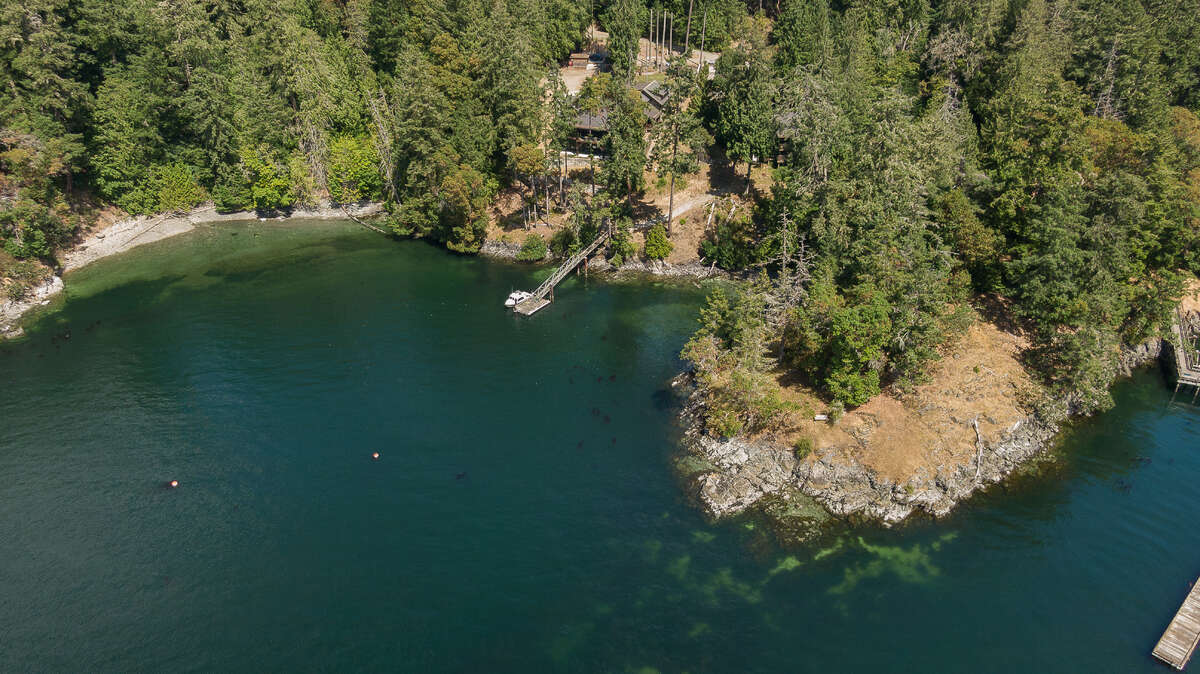 Timber Frame Ocean front Home with Moorage