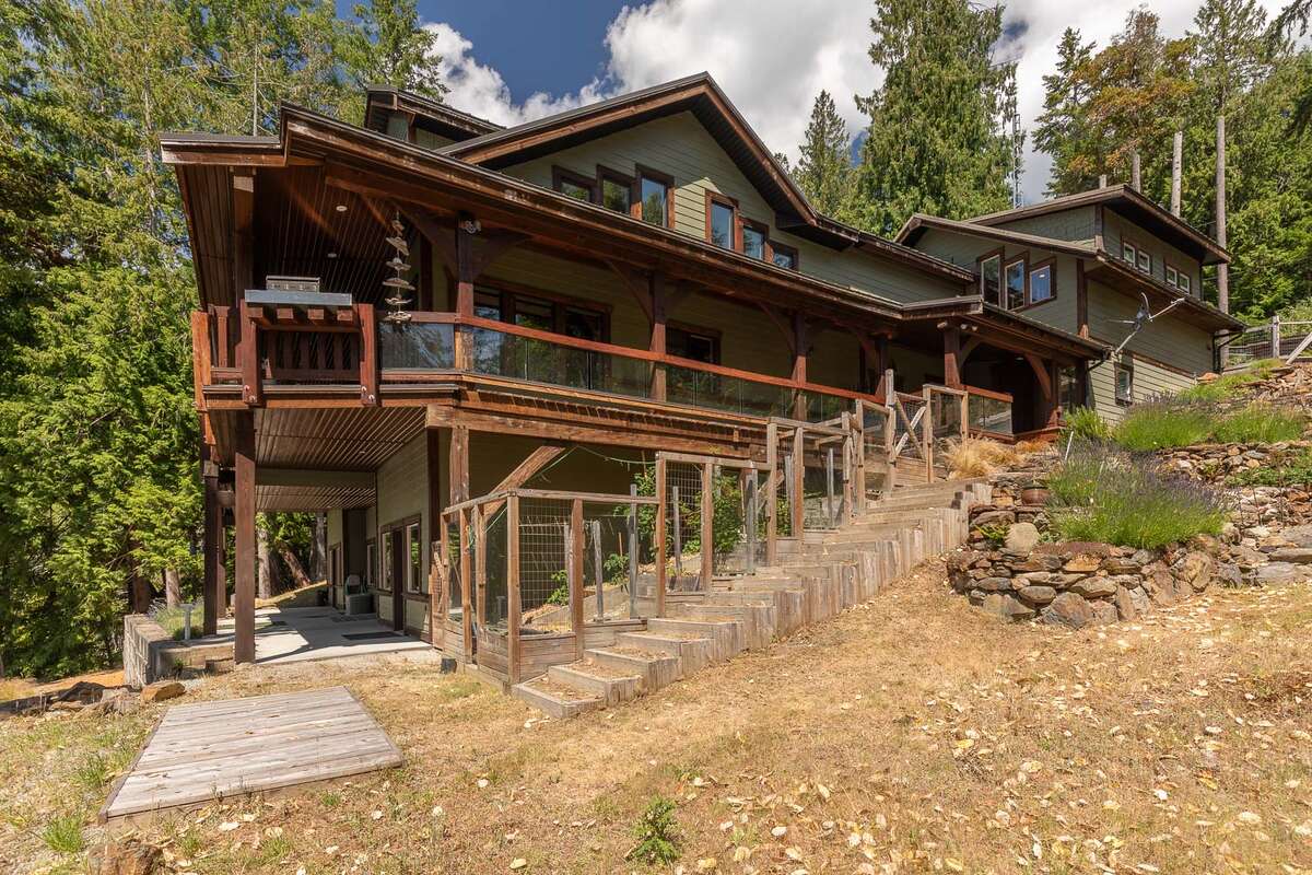 Timber Frame Ocean front Home with Moorage