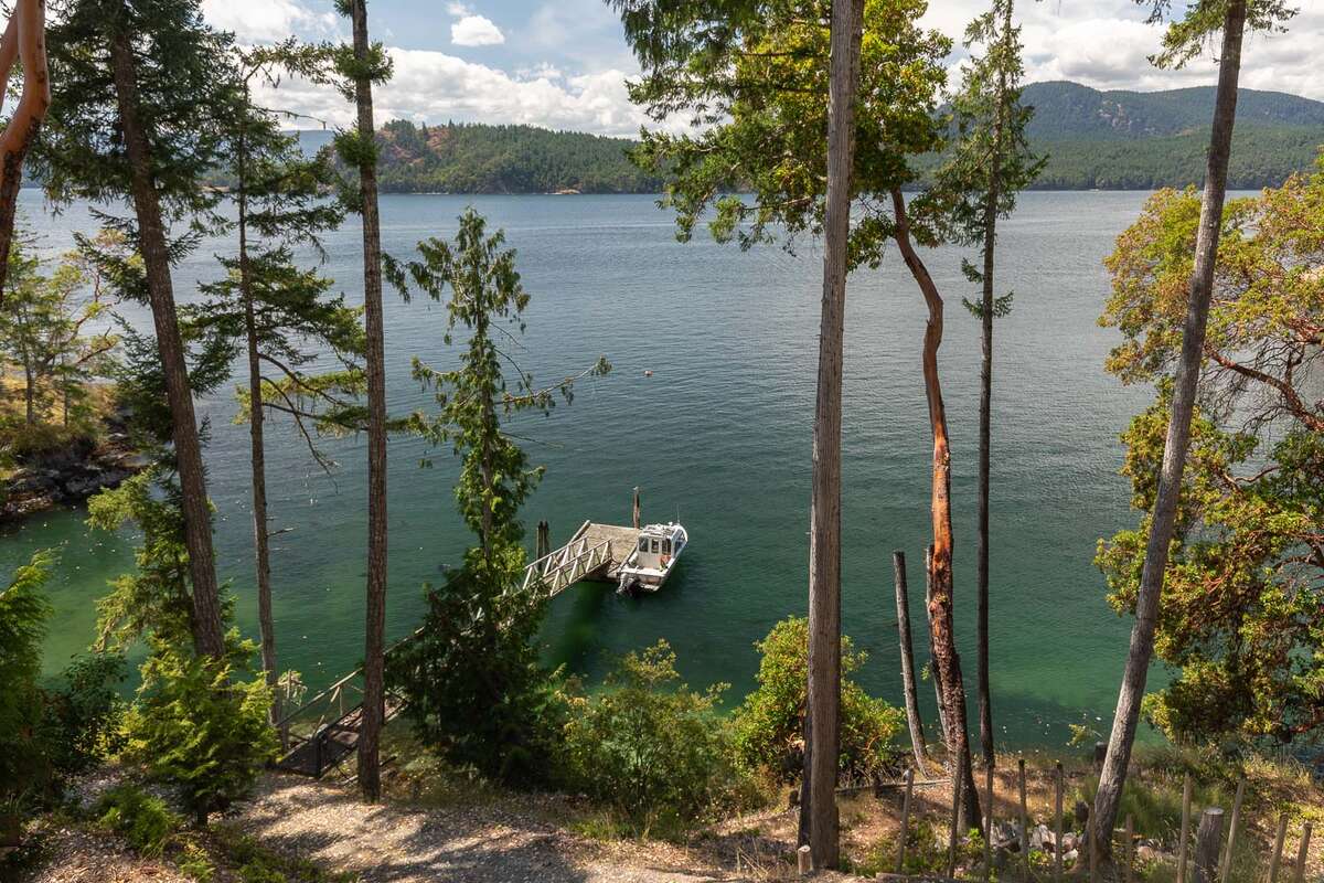 Timber Frame Ocean front Home with Moorage