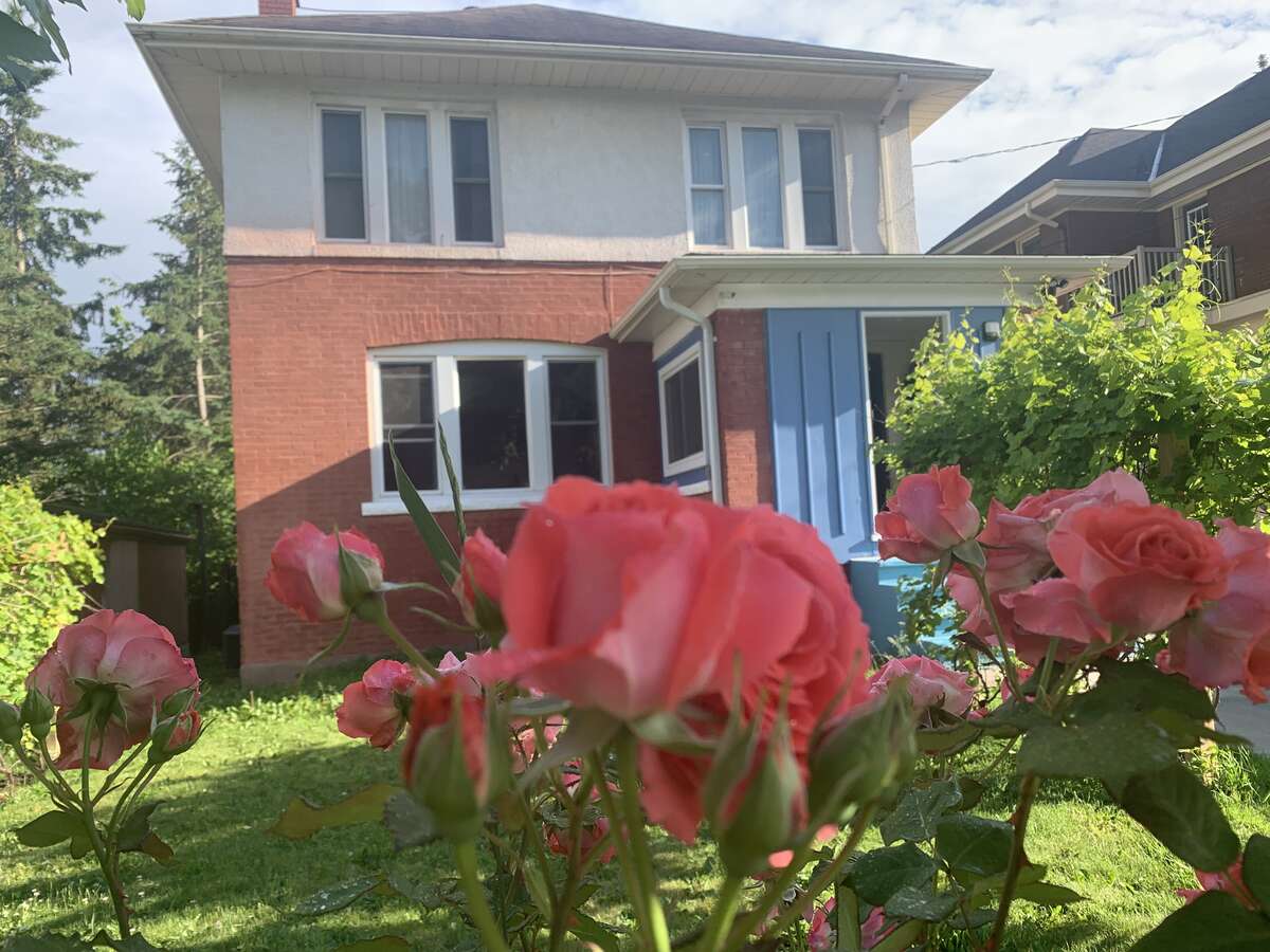 House For Sale in Niagara Falls, ON - 3+1 bed, 2 bath
