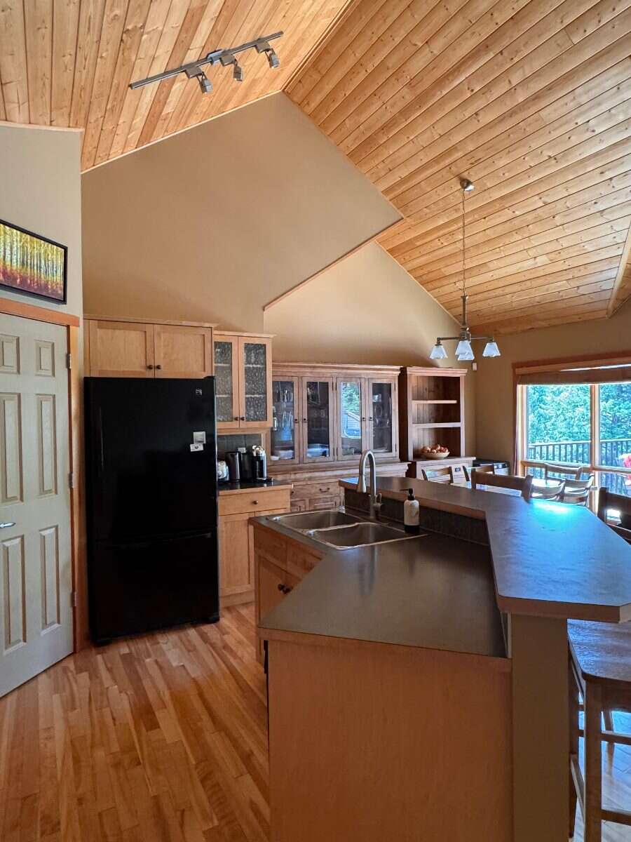 4 Bedroom Townhouse in Lakeview Meadows