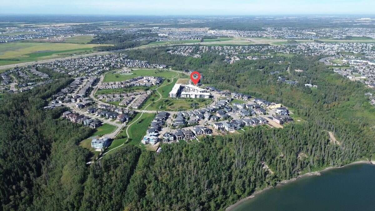 EXCEPTIONAL CORNER RAVINE LOT / WALKOUT POTENTIAL