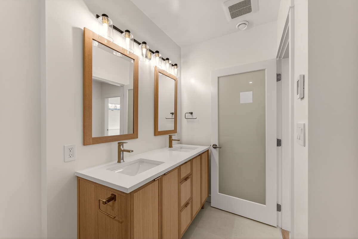 New 2 Bdrm Townhome