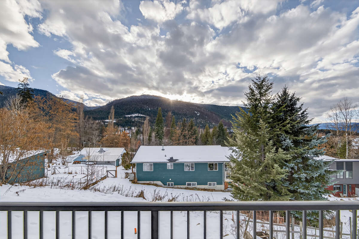 New 2 Bdrm Townhome