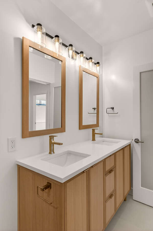New 2 Bdrm Townhome