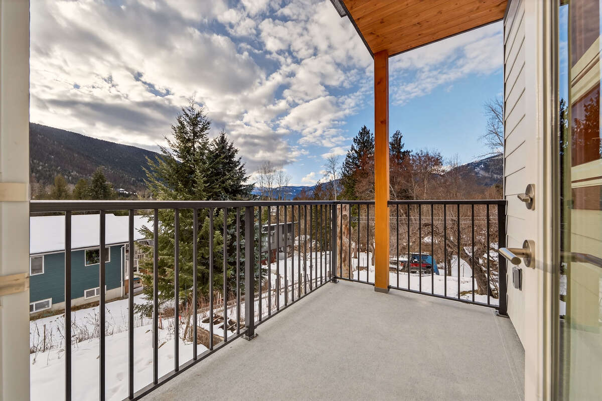 New 2 Bdrm Townhome