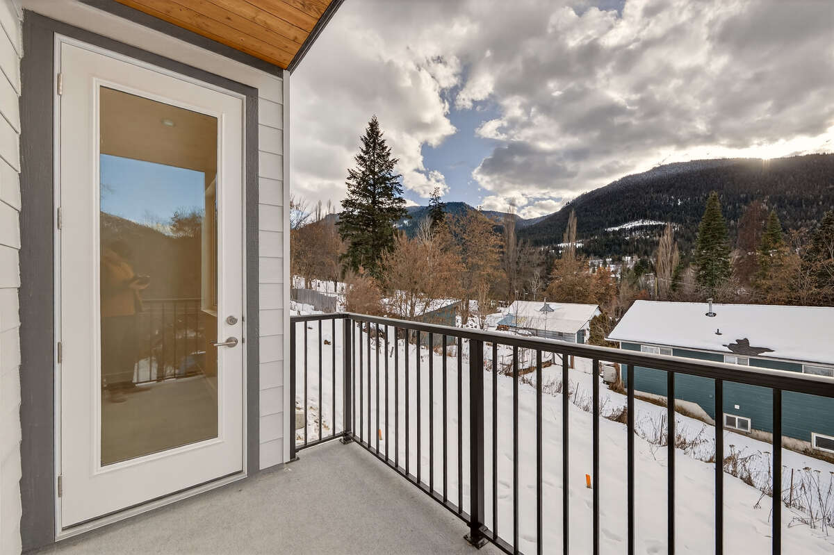 New 2 Bdrm Townhome