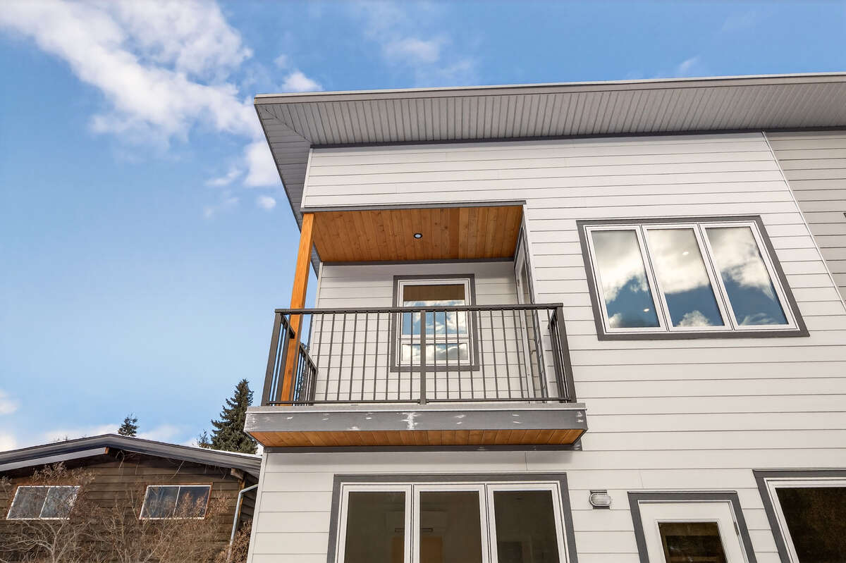 New 2 Bdrm Townhome