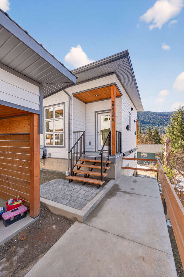 New 2 Bdrm Townhome