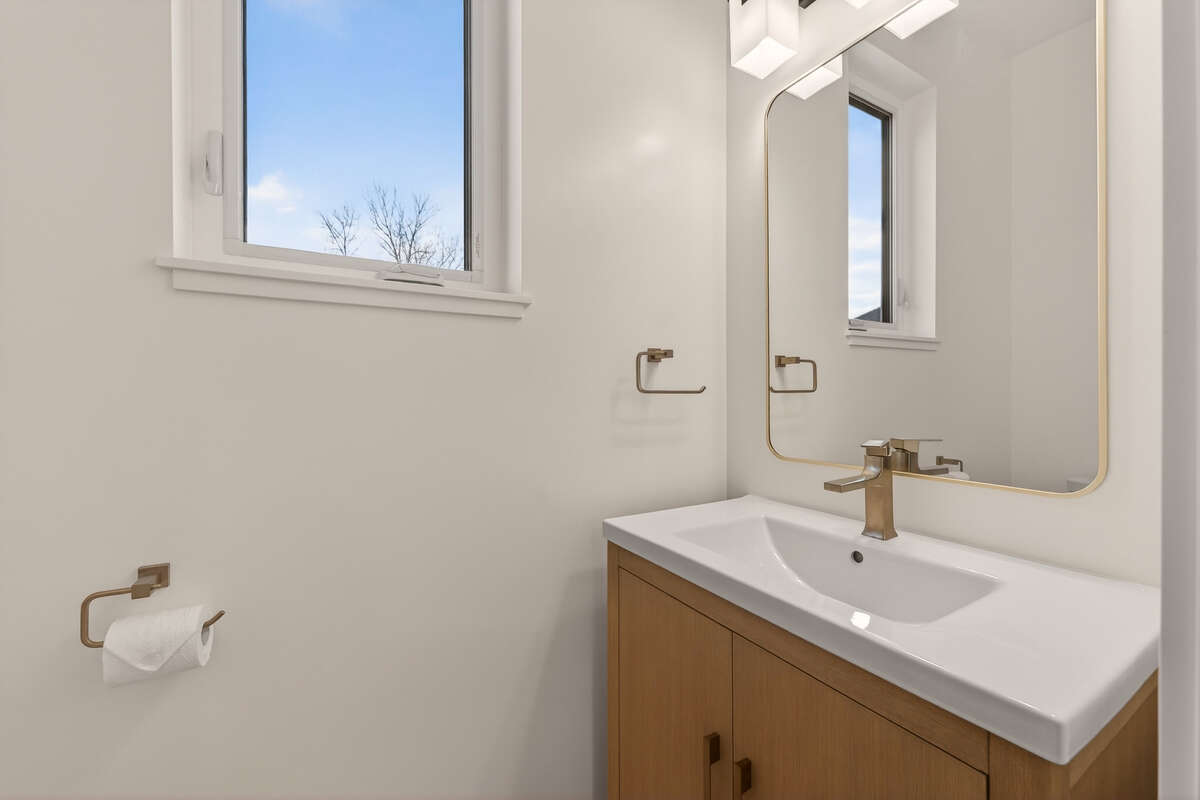 New 2 Bdrm Townhome