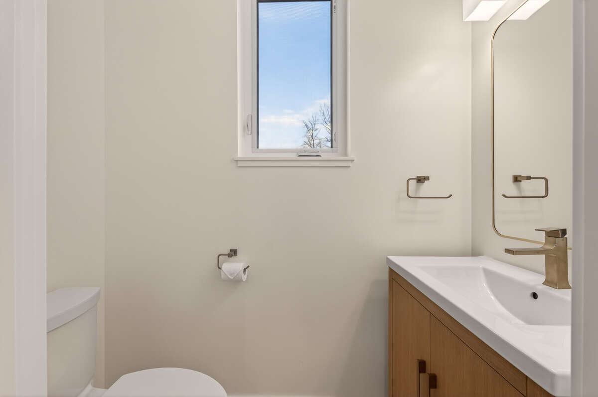 New 2 Bdrm Townhome