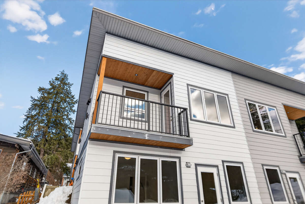 New 2 Bdrm Townhome